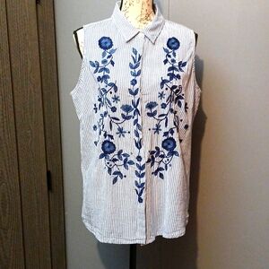 New DIRECTION Curvy Lady's Sleeveless Blue/White Pinstriped Beautiful Embroidery
